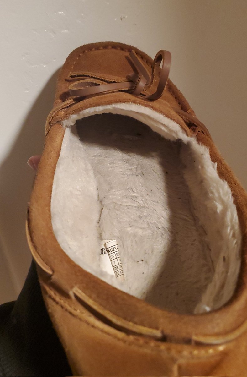BrookeUnhooked's tweet photo. Intoxicate yourself on the scent of my slippers https://t.co/XCRmzgMkRW