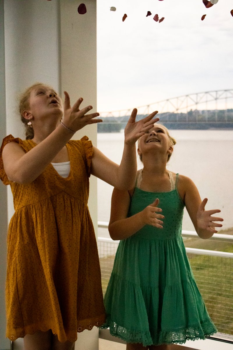 CambersCreative's tweet image. Mississippi River Boat Museum and Aquarium, Dubuque Iowa, 09/17/2022, Lucy McDonough (11) and Ella McDonough (13) #photography #PHOTOS #photooftheday #photo #photographers