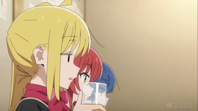 ぼざろの黄色髪アホ毛の子かわいくてすき 