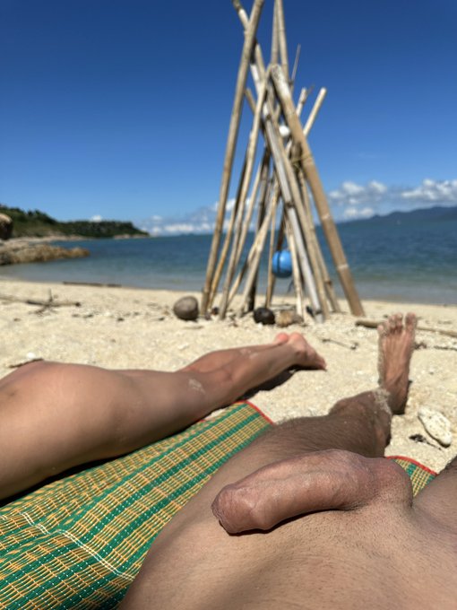 #nude #nudebeach #naked #couple #hungryfox #pornhub https://t.co/avQDJK2lkD<a href="/tag/nude"class="tags">#nude</a><a href="/tag/nudebeach"class="tags">#nudebeach</a><a href="/tag/naked"class="tags">#naked</a><a href="/tag/couple"class="tags">#couple</a><a href="/tag/hungryfox"class="tags">#hungryfox</a><a href="/tag/pornhub"class="tags">#pornhub</a>