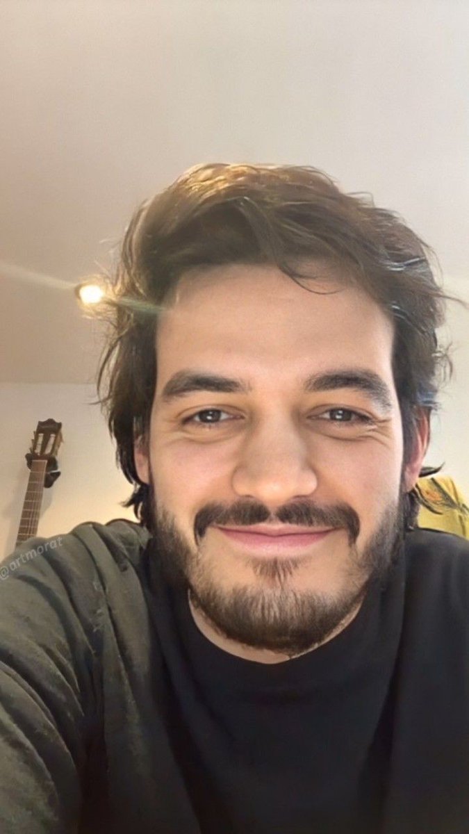 melo_cotomm's tweet photo. No me la creo aún que en 3 días tendré el privilegio de ver a este ser de luz tan perfecto ! #villamil te amo #Morat ♥️ https://t.co/8hDUSoQJVc