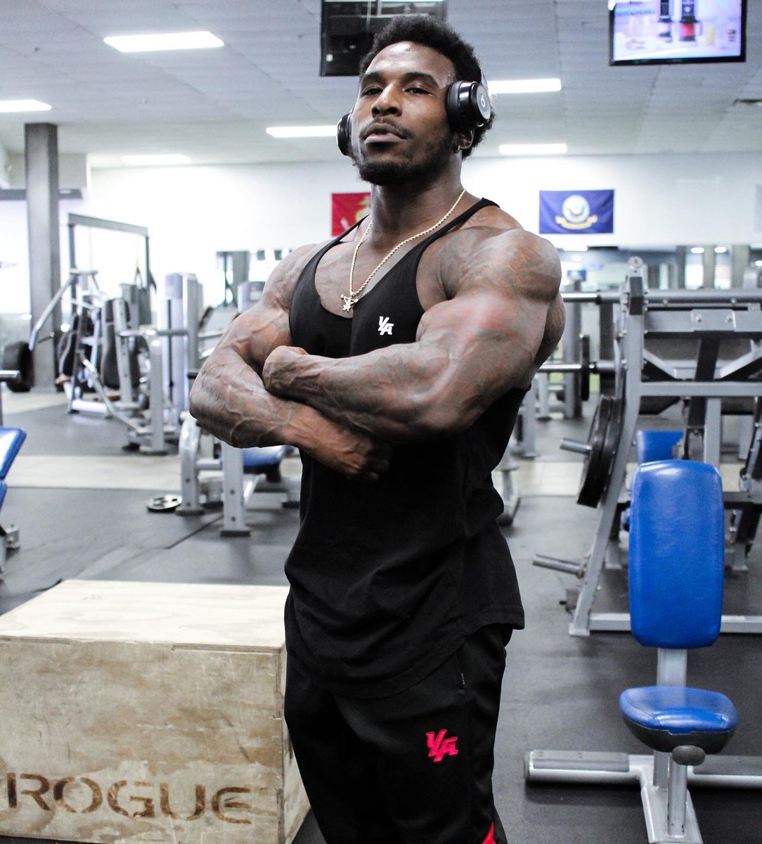 shakursthetics's tweet photo. Big boy season #fitness #blackfitness #bodybuilding https://t.co/boidPOqCNk