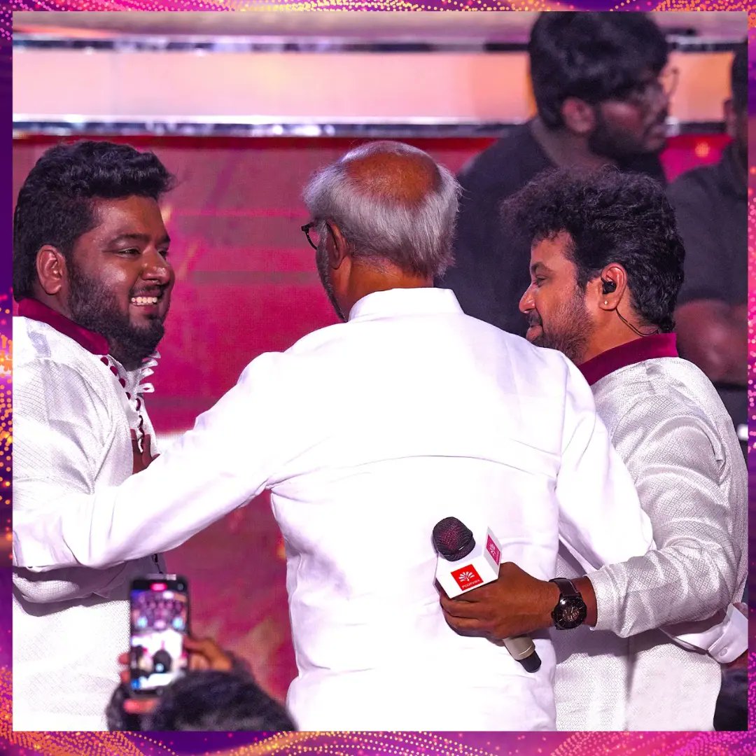 ChuttiAravind's tweet photo. Dharisanam... Arul...❤
ஆண்டவன் சொல்றான் moment😍
#Thalaivar @rajinikanth ❤
.
Blacksheep's Deva The Deva
.
#superstar #ThenisaiThendraldeva #Chuttiaravind #rjvigneshkanth #Aravind #Blacksheepsdevathedeva #superstar #blacksheeptamil #bsvalueapp #blacksheeptelevision https://t.co/hU9aIxvkwl