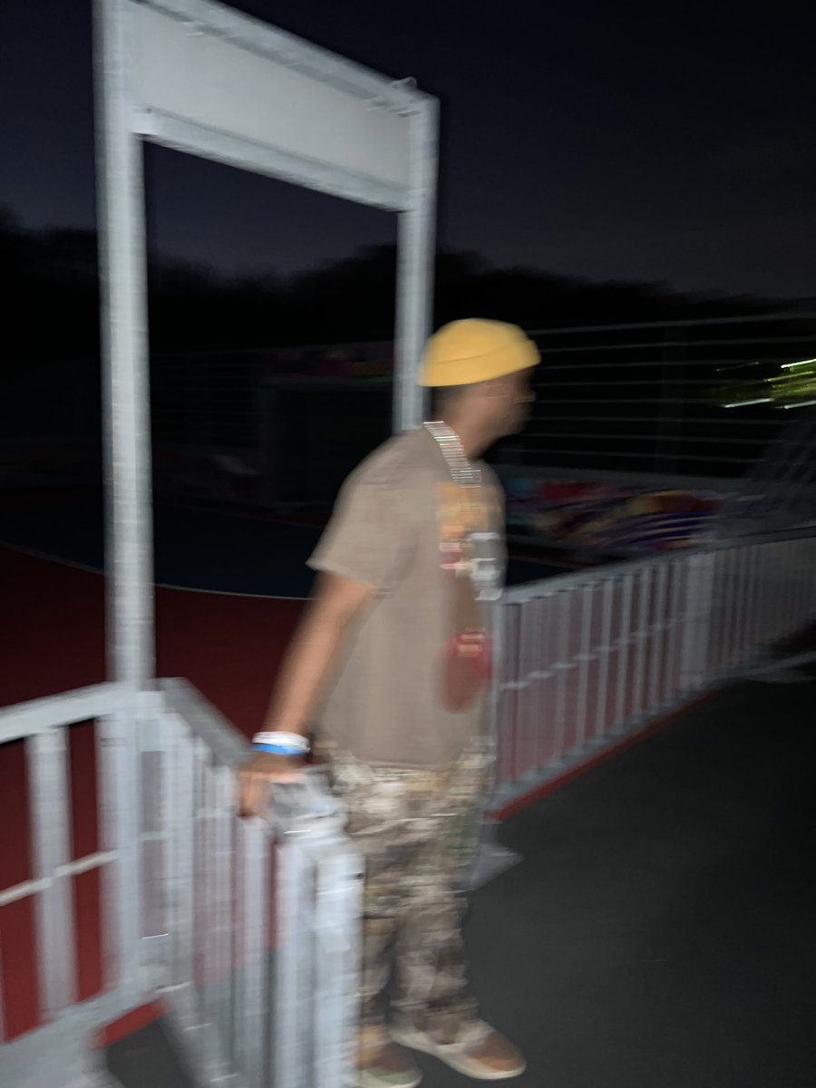 JayIenJ's tweet photo. living life one day at a time. https://t.co/8spz1E3wLD