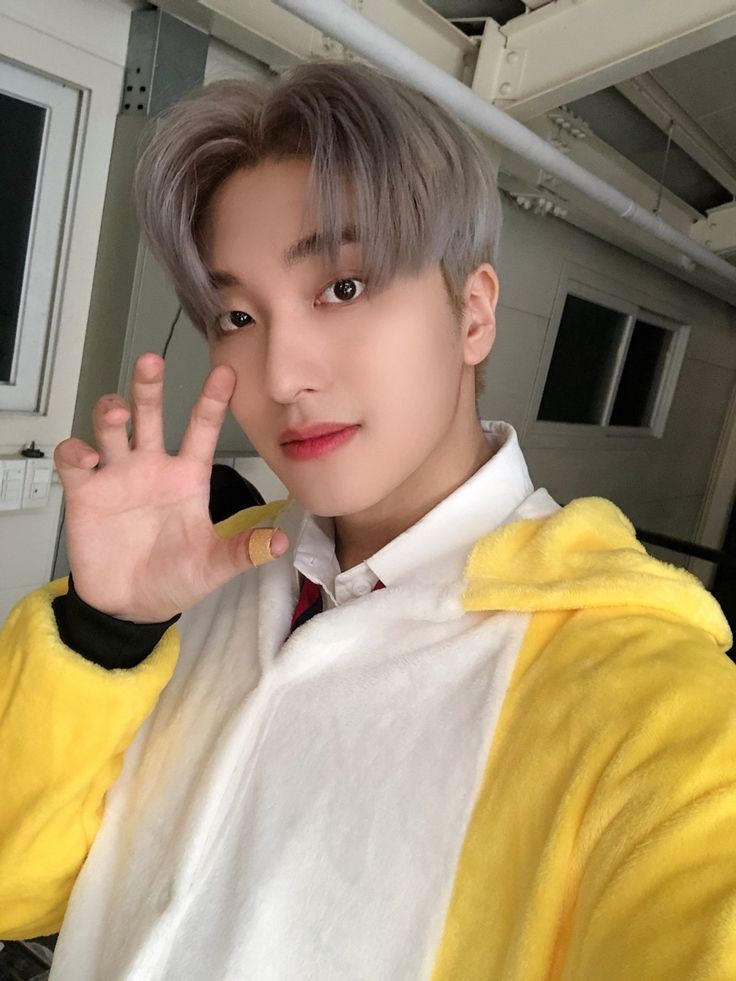sunlumine's tweet photo. I love you to the moon and back, Jang Sebin๐ฅบโค๏ธ
#ProtectSebin #SebinAppreciationDay #PROTECTOMEGAX https://t.co/WZiWSriJ0S