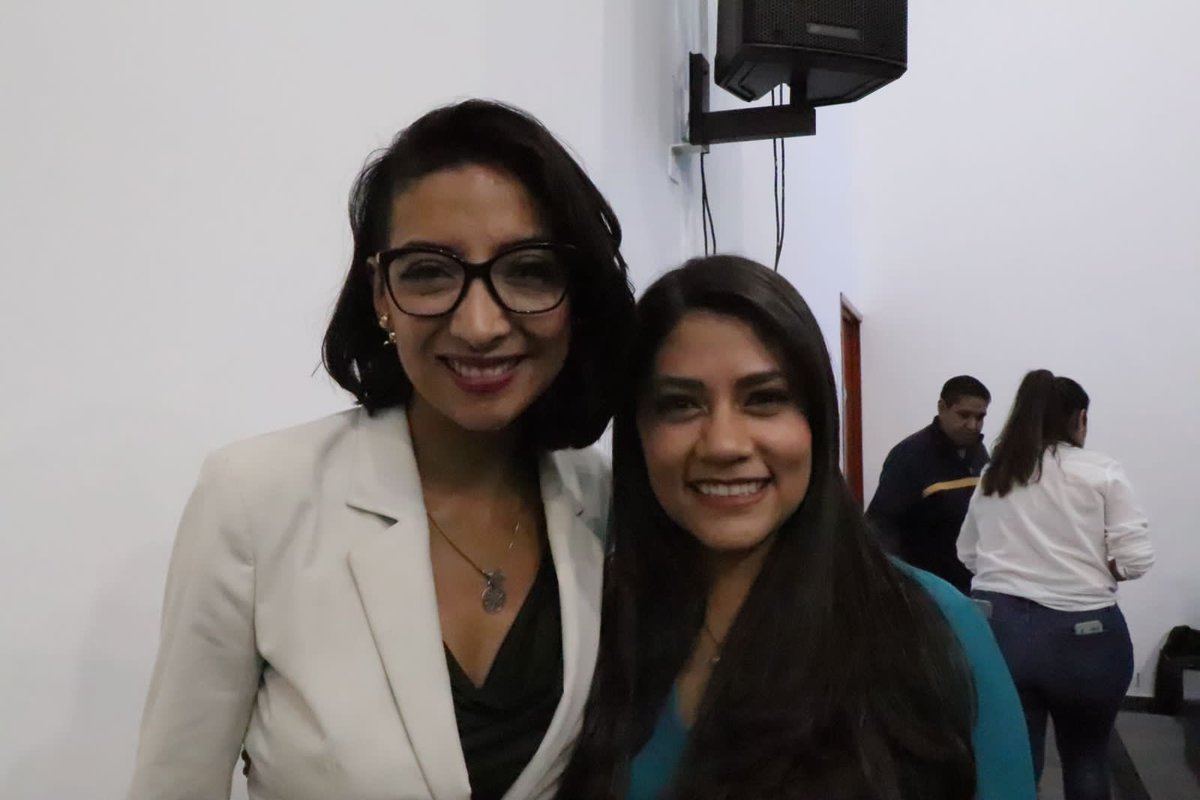 AnaJVillagran's tweet photo. ¡Muchas felicidades queridas @RitaSanConcejal y @ana_valenzuelas , Concejala y Diputada federal! Felicidades por su #1erInformeLabores sigamos trabajando en equipo por #Cuauhtémoc
Los quiero mucho @KevinRiosS 💓 https://t.co/yN7mwpp0GM