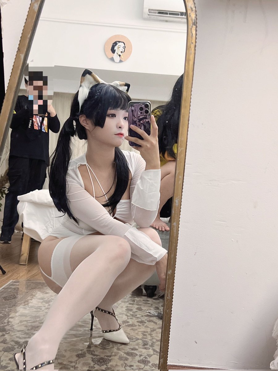 做你的猫🐈

@DaFoer_ @Daguidiyi @Xiaoxiaofoer 

#白丝 #吊带袜 #高跟丝袜 #兽耳 https://t.co/qOHGYMoajN