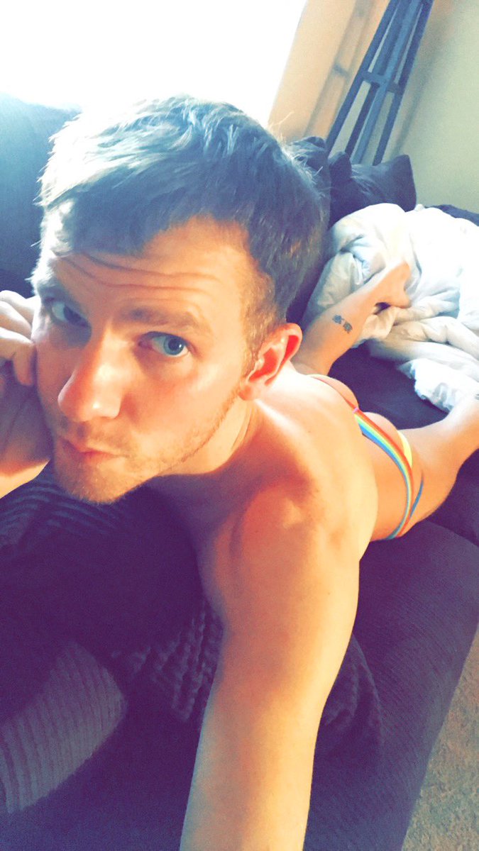 Brandon24298473's tweet photo. Deep in thought 💭 https://t.co/bfexD35SXK