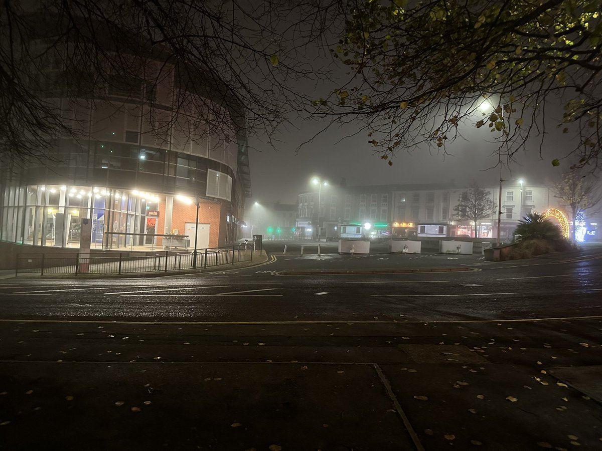 jb1kenoby's tweet photo. Looks like something out of a game #bournemouthtriangle #upearly #imtired https://t.co/C2pexy8Kzw