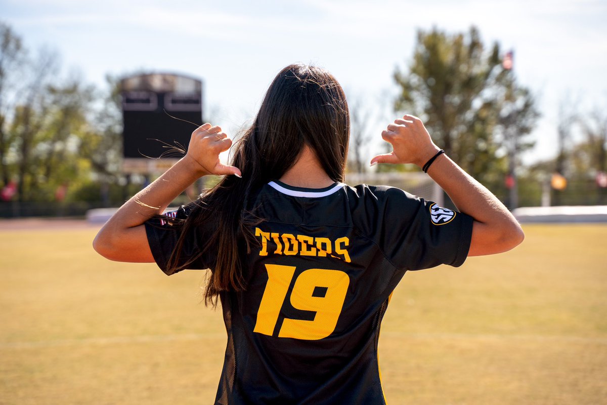 I am beyond excited to announce my verbal commitment to further my education and soccer career at the University of Missouri! I would like to thank God for blessing me with this opportunity. I would also like to thank my family, friends, teammates, and coaches for their support.