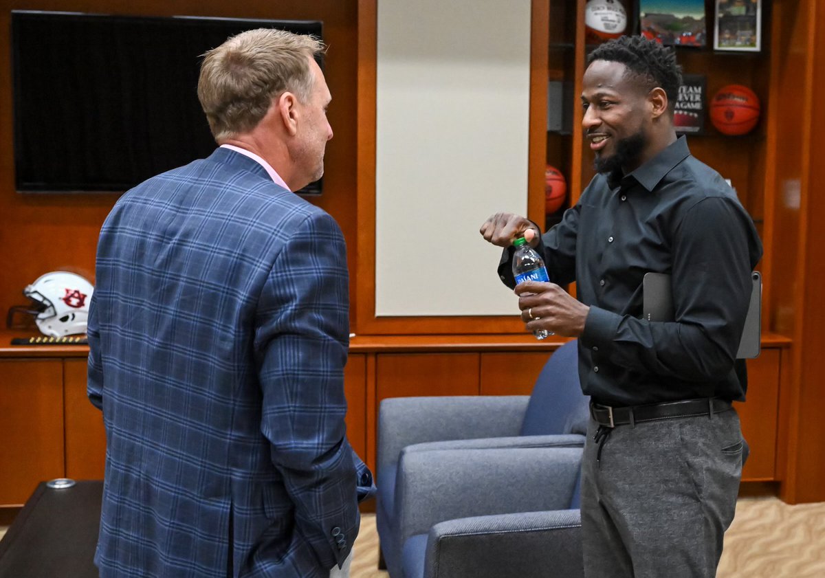 Let’s get to work, ⁦<a href="/CoachHughFreeze/">Hugh Freeze</a>⁩… Excited for the future on the Plains!!! #AuburnFamily #WarEagle