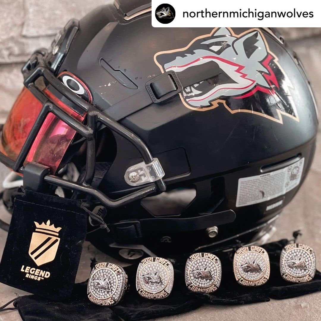 LegendRings's tweet photo. Team Spotlight: Northern Michigan Wolves - 2021 GMFC CHAMPIONS!🏆

#northernmichiganwolves #legendrings #areyoualegend #championshipring #bigrings https://t.co/zuR7rtmZL3