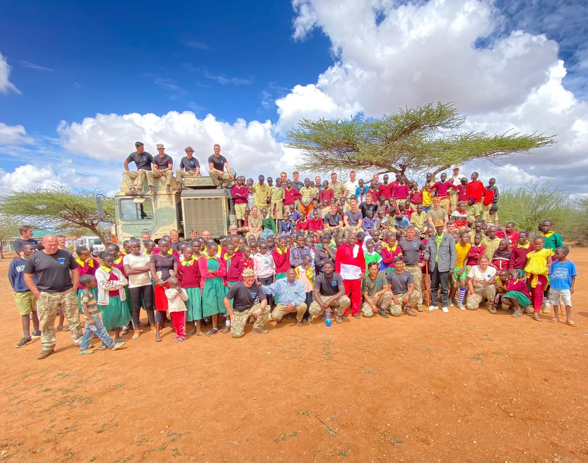 Our 7 Aviation Support Battalion, 70 Field Company supported Kimanjo Primary School in Laikipia East with football kits (goal posts & balls), volleyball kits (balls and nets), and 30 class rooms desks.

#BATUKOfficial #communitysupport #goodneighbours