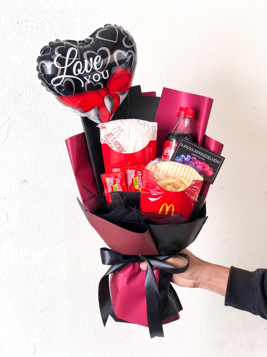 Ssd_kl's tweet photo. Orang kata perempuan ni kalau merajuk bagi makanan je mesti ok punya la. Tak caya cuba try bg surprise mcm ni. 🥰

@MohKeIpoh 
@viralperak
@McDonalds 
#surprisedelivery
#mcdbouquet https://t.co/7jqyJ2NPfE