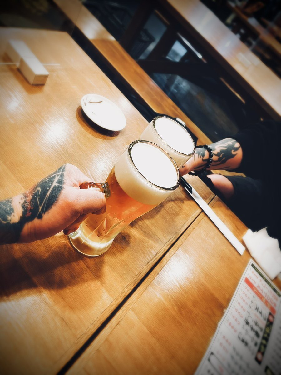 MaT_RONOVELL's tweet photo. おはよう☀️
久々にSiUと一緒にのんびり飲みました😁👍
時間作ってくれてありがとうね😭
@SiU_RONOVELL https://t.co/pXvZOKGyvt