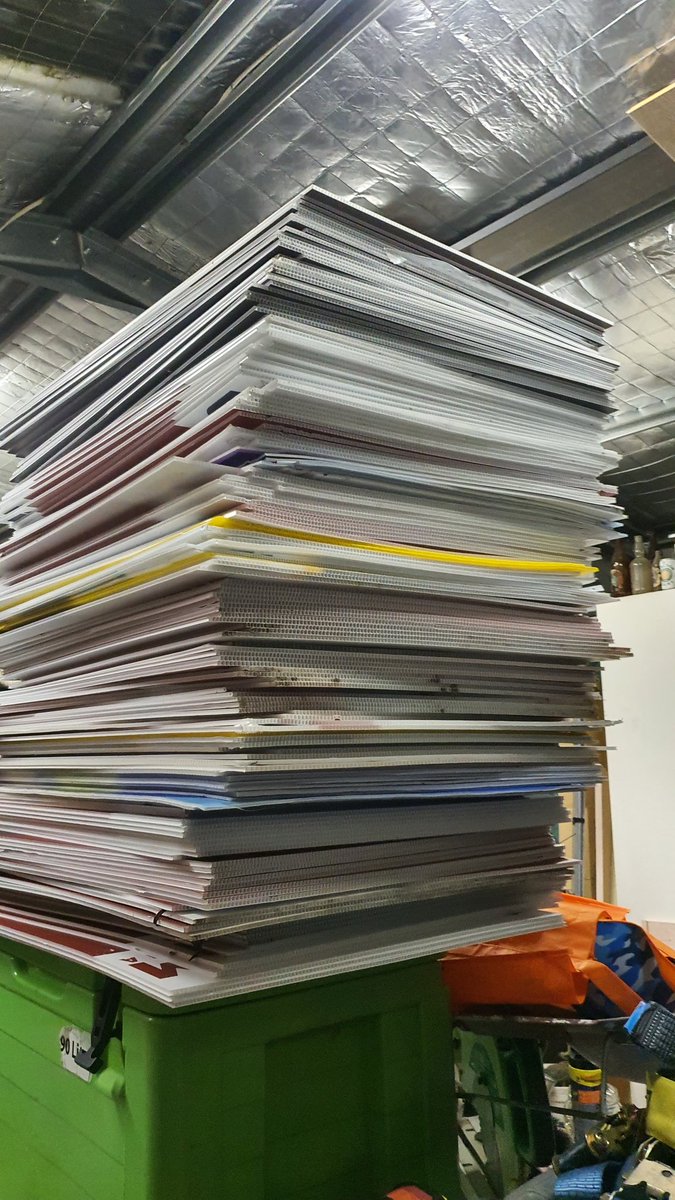 ScanAustralia's tweet photo. @DaveMilbo Now can U do a piece on the worth of #cooker #coreflutes?
Melgrave was littered with them and some #DonateMe fund musta coughed up for them.
What's a sign worth? (now worthless). https://t.co/SZyyvnXYND
