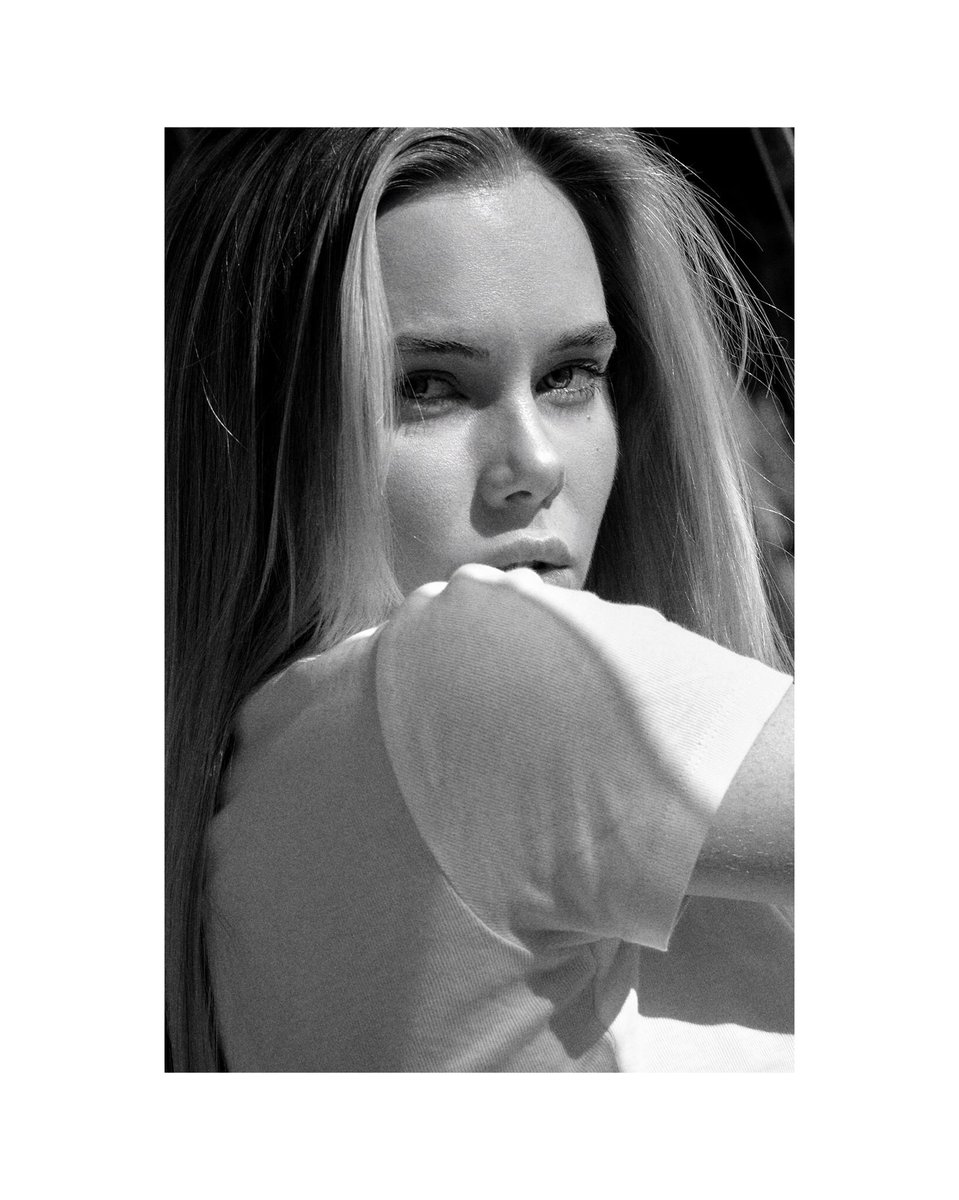 fokinvisual's tweet photo. Liza

// photoshoot at home

#NFTs #portraitphotographer #twitterphoto #modelagency #modeltest #magazine #GM https://t.co/e2wF8irJSJ