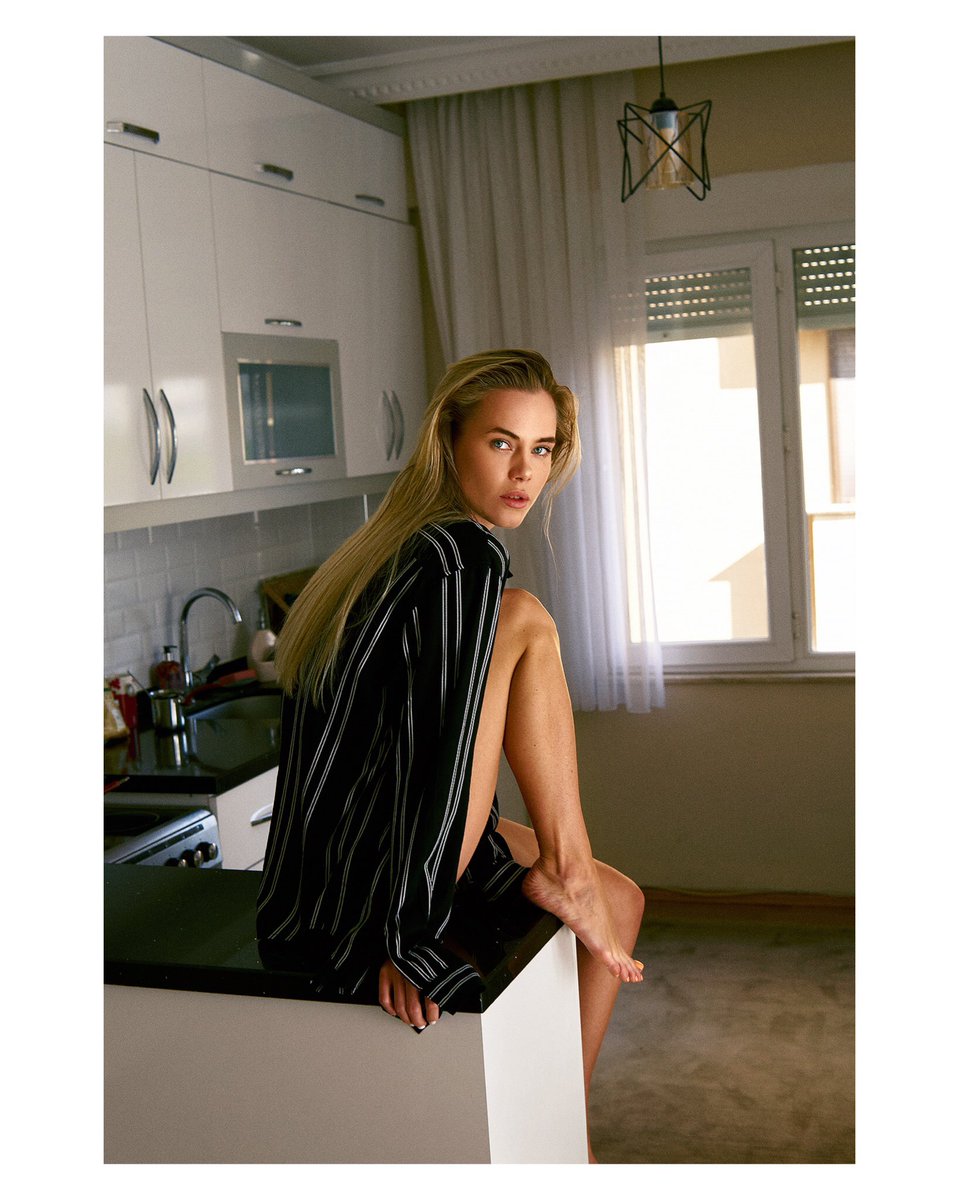 fokinvisual's tweet photo. Liza

// photoshoot at home

#NFTs #portraitphotographer #twitterphoto #modelagency #modeltest #magazine #GM https://t.co/e2wF8irJSJ
