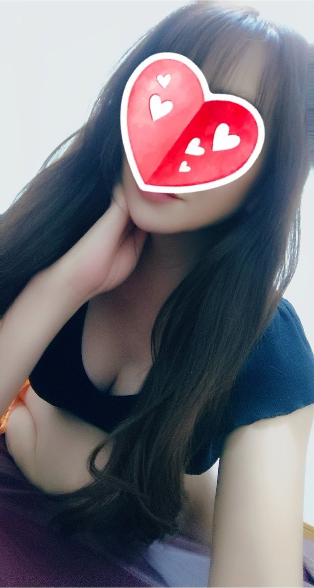 こんにちは✨
先日お会いしましたお兄様方ありがとうございました❤️
ずっと気持ちいいやドキドキすると言ってもらえて良かったです☺️
ネイルやヘアコロンを褒めて下さり
女子力アップもっと頑張ろうと思いました😉
また、お待ちしています🎵
本日出勤で、雨ですがホットオイルでまったりしましょ🌹😌