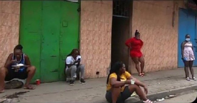 Karibia karibia customer
Kuliza swali ni bure 
Kujibiwa ni bure..
Kuitisha shotii ndio pesaaaa😂😂