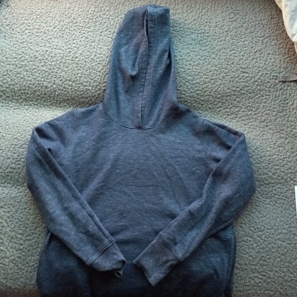 SandraGillett10's tweet photo. So good I had to share! Check out all the items I'm loving on @Poshmarkapp #poshmark #fashion #style #shopmycloset #patagonia #drytek #thenorthface: https://t.co/oFZPXlIkny https://t.co/G2tbpWHzn9