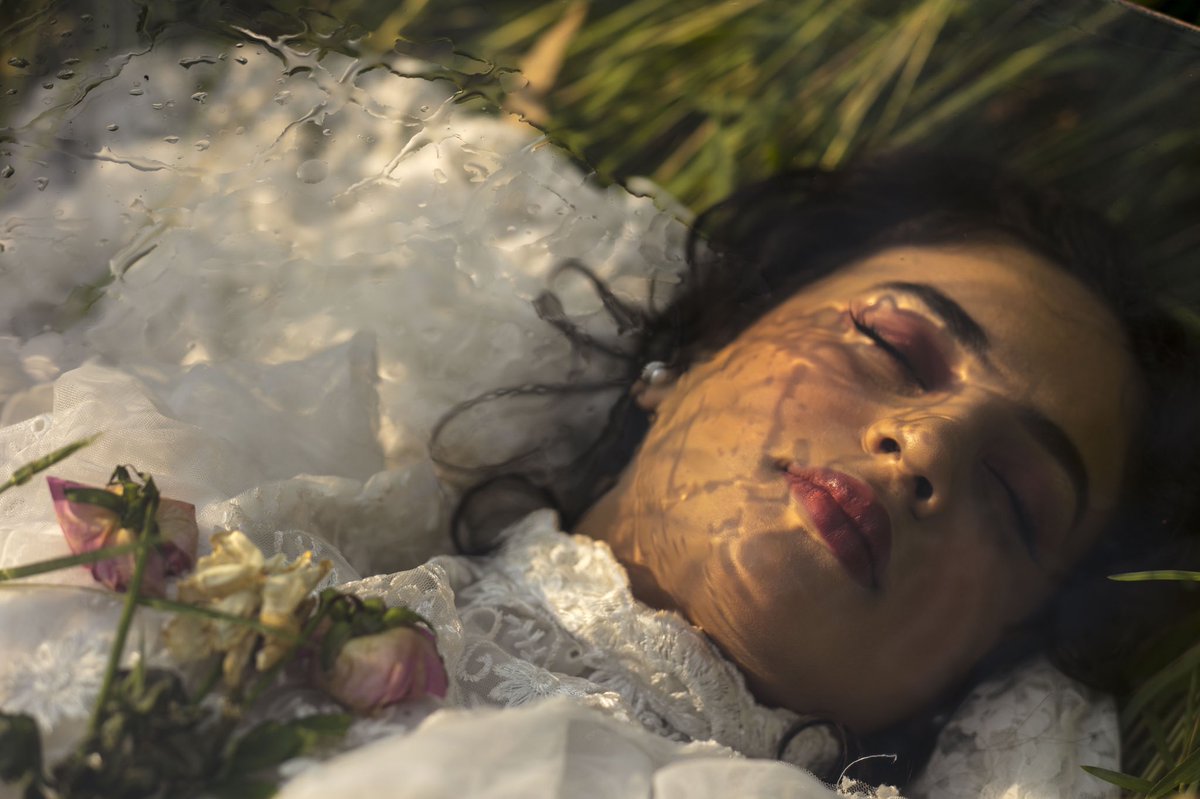 Thankyou @tanayash000 for getting an edition of “The Fragrance of a dead Rose 🥀” and moreover for your constant love and support. 

Love you ❤️

7 editions to go and grateful for the ones who already collected. 

app.manifold.xyz/c/Thefragrance…