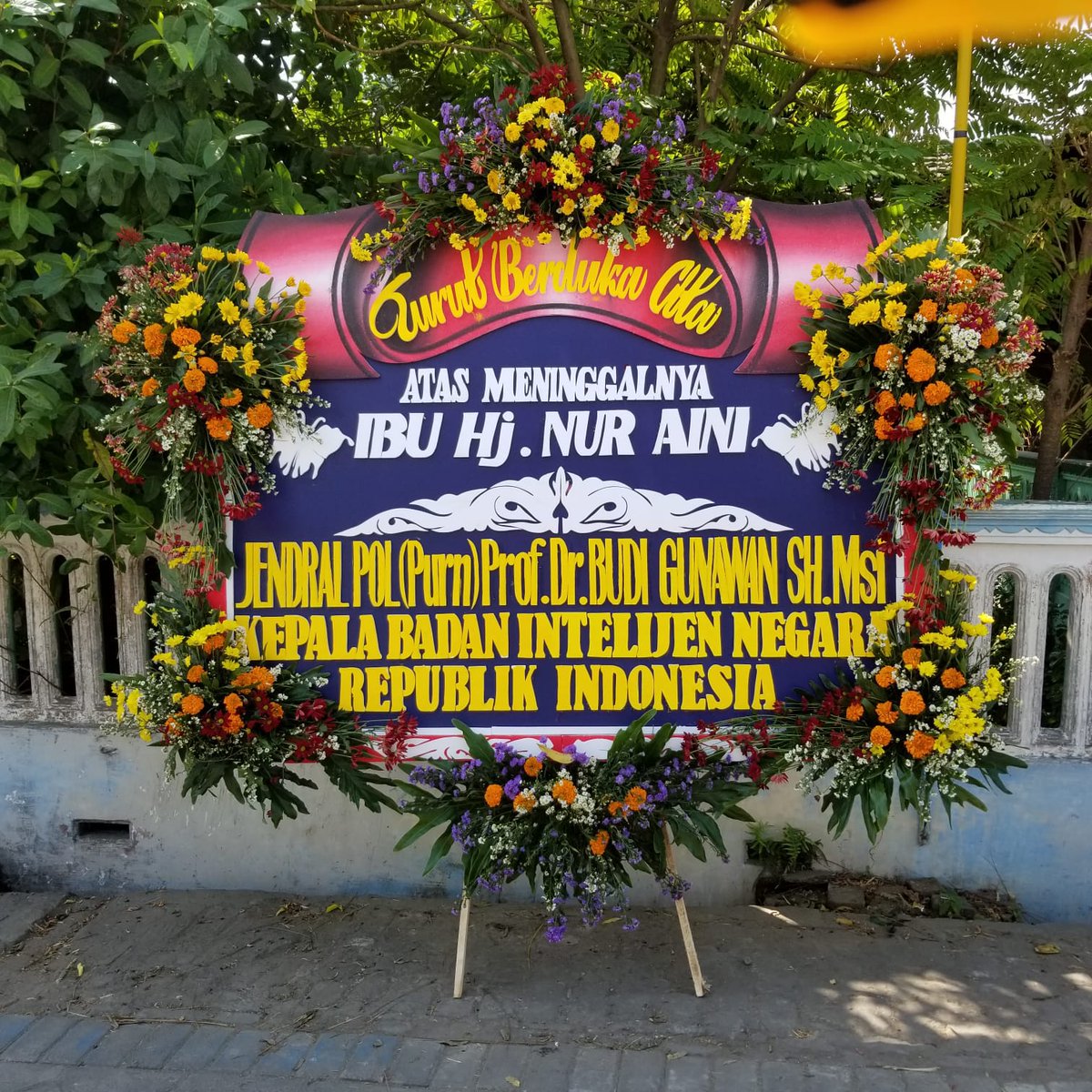 bungapapan24's tweet photo. KARANGAN BUNGA di SURABAYA WA:082298266271
๐ORDER๐KLIK
๐๐
https://t.co/p0Y4itclLo
โโ
@bungapapan24
#surabaya
#embong
#asemrowo
#benowo
#bubutan
#dukuhpakis
#gayungan
#gubeng
#kenjeran
#pakal
#rungkut
#sukolilo
#wiyung https://t.co/MvhnKQOtta
