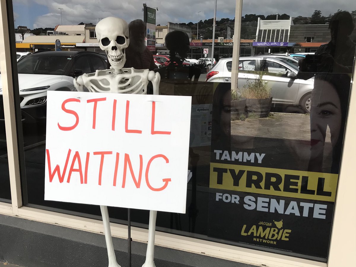 yinyangman69's tweet photo. I’ll be amazed if @TammyTyrrell_ and @JacquiLambie haven’t bumped into old mate by now.
Skelly has certainly spoken to a lot of other Tasmanians and from what I hear, they’re all asking the same question. 💀❓
#auspol #politas #IRbill #SecureJobsBetterPay #CostOfLivingCrisis https://t.co/sYaqElBrfc
