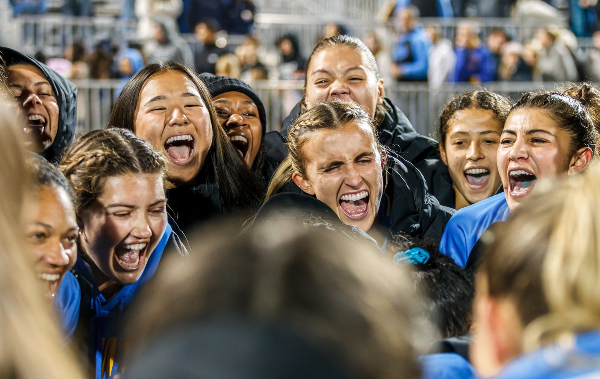 _jjoseph44's tweet photo. UCLA v Virginia- 11/26/22 NCAA Quarterfinal Round https://t.co/eIX6GbBwdC