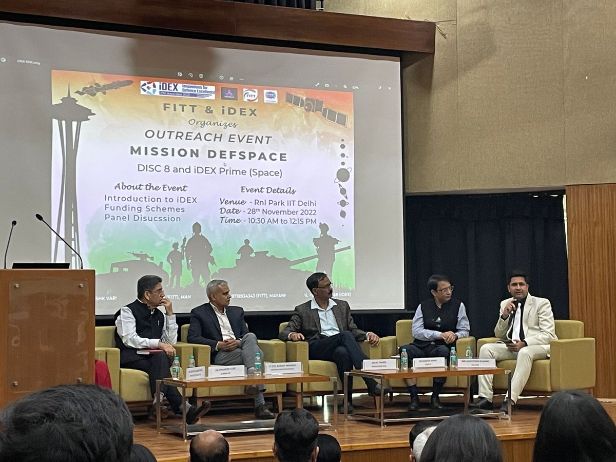 India_iDEX's tweet photo. #iDEX in collaboration with @fitt_iitd conducted an outreach session for #DISC8 under "Mission DefSpace" for Defence innovation enthusiasts.

@sanjaykmahala, PD/DIO interacted with Defence Innovators &amp; encouraged them to apply for the launched challenges.
https://t.co/pjxXnfxCjJ https://t.co/jjhwDlvYb0