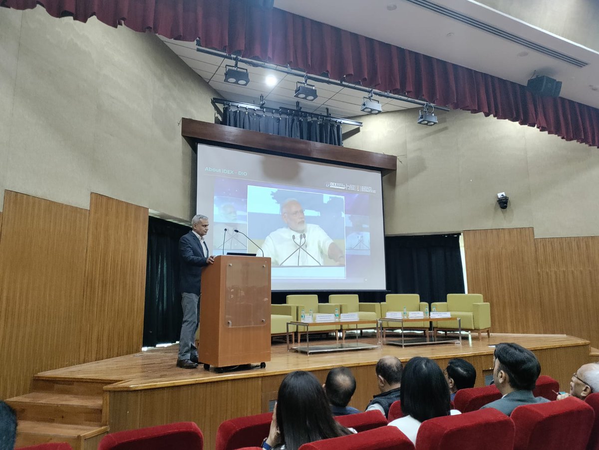 India_iDEX's tweet photo. #iDEX in collaboration with @fitt_iitd conducted an outreach session for #DISC8 under "Mission DefSpace" for Defence innovation enthusiasts.

@sanjaykmahala, PD/DIO interacted with Defence Innovators &amp; encouraged them to apply for the launched challenges.
https://t.co/pjxXnfxCjJ https://t.co/jjhwDlvYb0