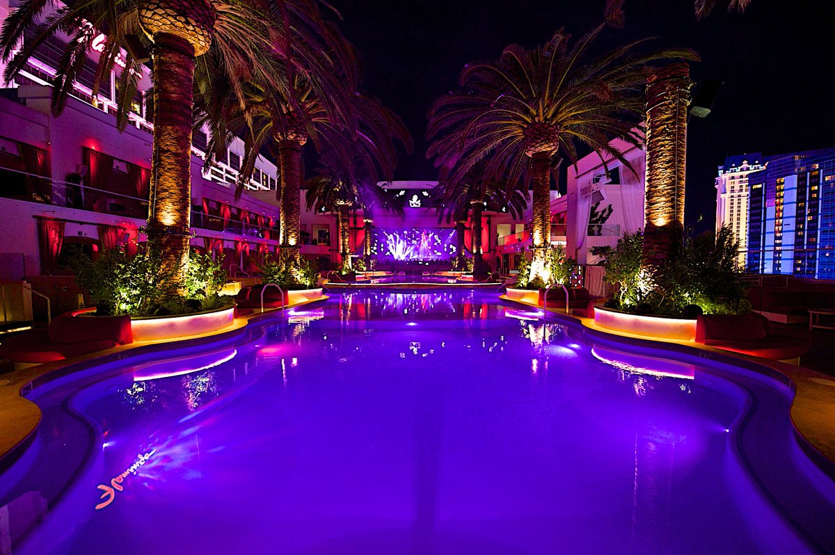 BestLuxuryPools's tweet photo. https://t.co/fpYQXJO4ZS