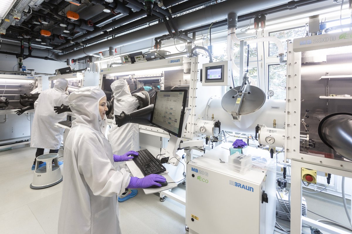 FraunhoferISE's tweet image. Free webinar (Nov. 30, 2-3 pm) on  the #VIPERLAB Platform about our available lab infrastructure for solar cell manufacturing &amp;amp; characterization of advanced high efficiency tandem solar cell technologies. #perovskite #silicon, #metallisation #nanoscale”

viperlab-kep.eu/webinars.asp