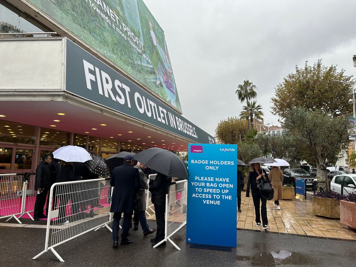 MAPICWorld's tweet photo. ⏰ The wait is over.
🎉 MAPIC is here, and the excitement is palpable!
👇 The registration is packed as people file in to pick up their badges. 
Are you ready for the world's premiere retail real estate event?
#MAPICLive #MAPIC https://t.co/u6ktOLGlbs