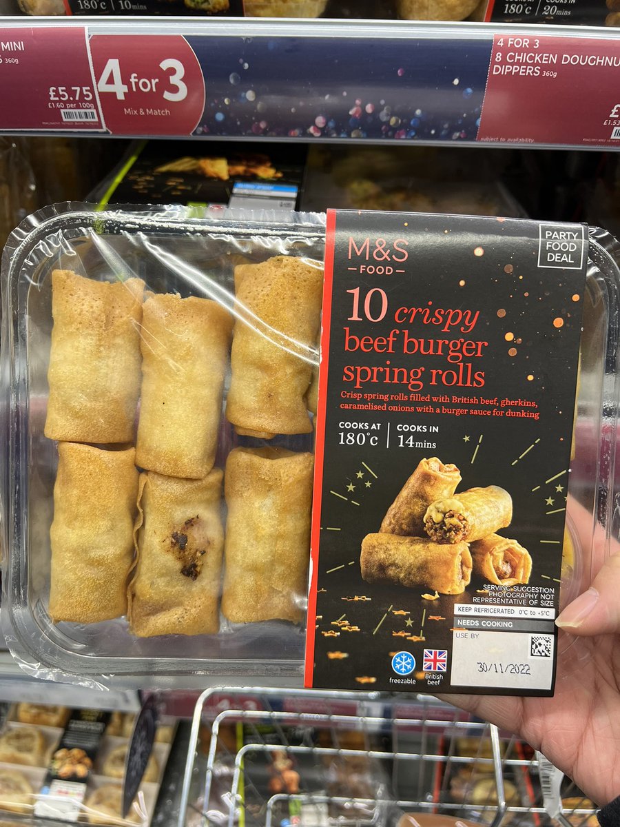 Jun_Man's tweet photo. Congratulations @markandspencers you ruined spring rolls. Wtf is this? https://t.co/eOkJU4K5Xr