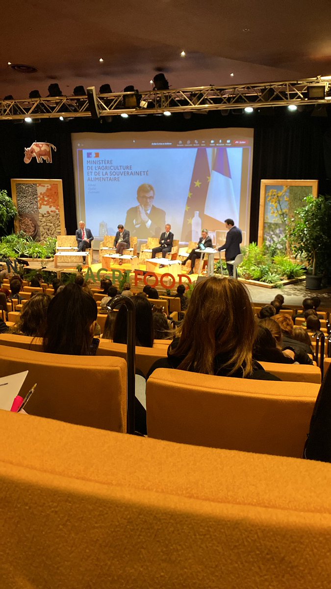 Aujourd’hui j’assiste au forum #OpenAgrifood #orleans #proteinevegetale 
Aujourd’hui Marc Fesneau #ministreagriculture aborde la sujet de la recherche et du développement de la filière protéines végétales.
