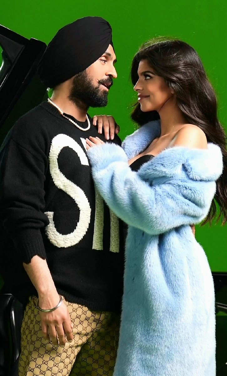 HarshdeepNanda's tweet photo. @diljitdosanjh Caviar video bhul Gaye bai ??? https://t.co/OkZc6IgI5i