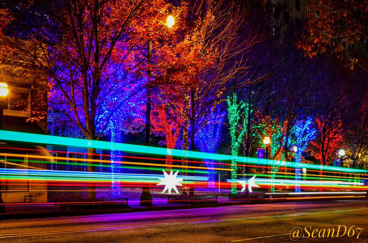 seand6711's tweet photo. Peachtree Street Holiday Zoom-Zoom! 📸🎄💫 @seand6711 #SoulOfAPhoto #NewBook #lighttrails #nightphotography #midtownatlanta #traffic #happyholidays #cityscape #captured_visionz #photography #streetphotography  #perspective #holidaylights #photographer #longexposure https://t.co/ZKWPvsvmQk