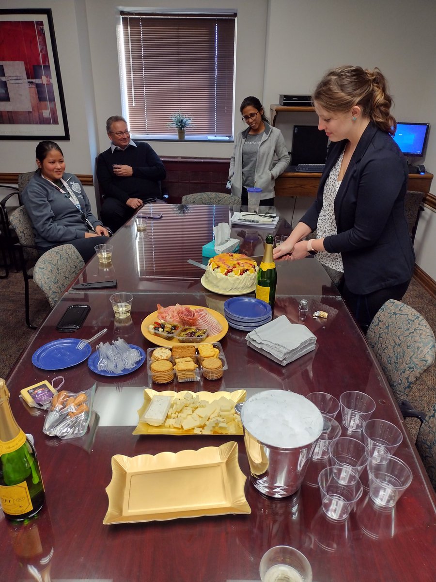 JeremyLogue1's tweet image. Congratulations to Alexa (non-Twitter) on her successful MS defense.  Soon to be our new Research Associate/Lab Manager, we&apos;re lucky to have you! @AlbanyMed