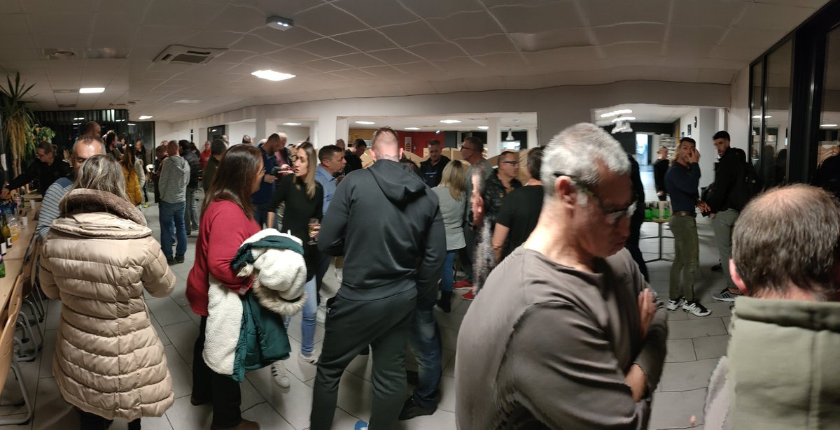 FVaysse's tweet photo. A #Perpignan hier soir pour réunion des adhérents #UFAP. Travail+ convivialité ! Merci à Pierre et Johann pour l'invitation. #UNSA https://t.co/79vRqcVwze