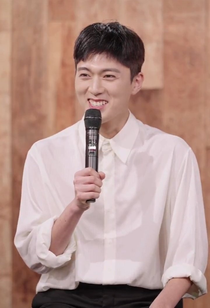 gwonui's tweet image. i live for sangwoo's smile 🥺🤍