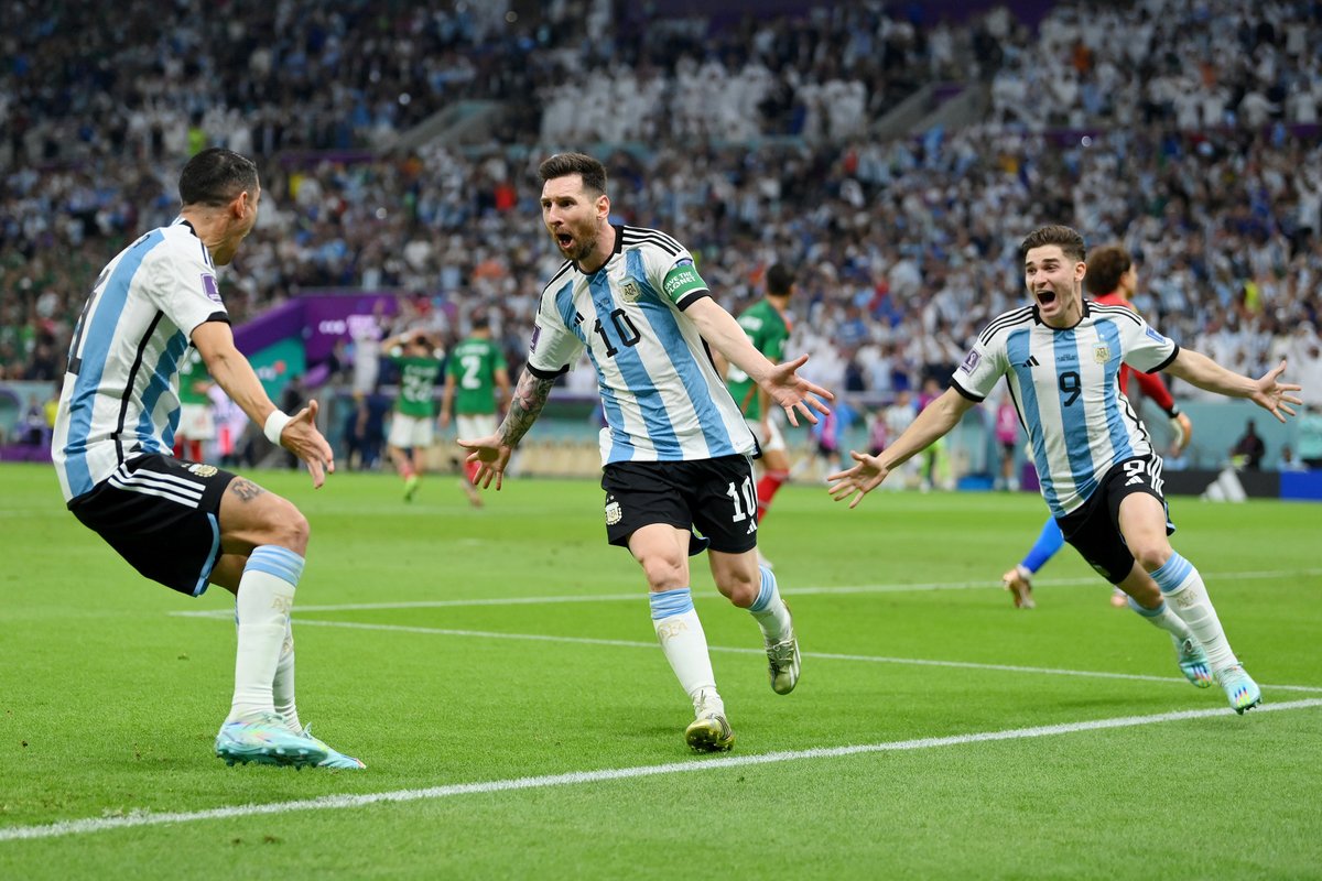 gamingguyironm1's tweet photo. THE MAGICAL MESSI
#messi https://t.co/HywAqeQl9o