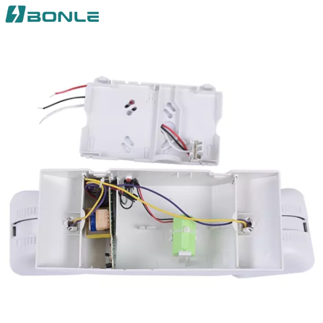 BonleLighting's tweet image. LED Thermoplastic Emergency Lights with Two Adjustable Heads
● UL listed - 90-minute battery - 5 yr warranty
● 2X12pcs ultra-bright LED lamp heads for emergency mode.
● Universal J-box mounting pattern.
● 120V/277VAC Dual voltage operation.

#LEDlighting #LEDEmergencyLight