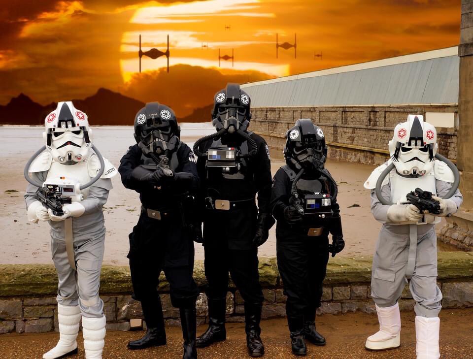 STARSOFTIME's tweet photo. Great photo from Wilson Fisk from STARS OF TIME COMIC CON at the weekend! @MKGarrisonUK @TropicanaWeston @WestonSeafront #ComicCon #seemonster @visitweston @VisitSomerset @VisitBristol #StarWars @JediNewsNetwork #jedi @ukcomiccons @StarWarsNewsNet @LegacyStarWars #movies #photo https://t.co/QSSOMW484A