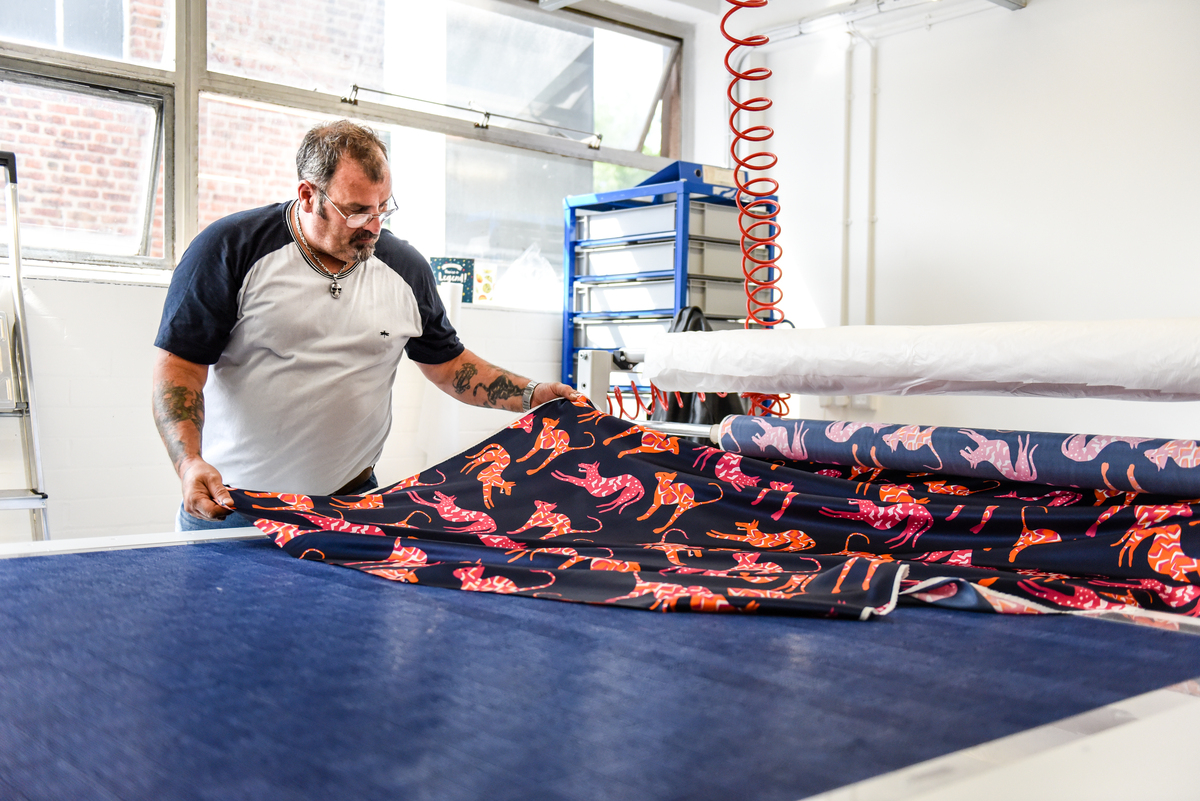 MadeSmarterUK's tweet photo. Derek Rose have improved a key element of its production by replacing manual processes with a digital solution. 

With our support, they  transformed a process which has been in place for almost 40 years!

Click here to find out more: https://t.co/qX3VrSse4e

#UKmfg #DerekRose https://t.co/kli4IUEB3k