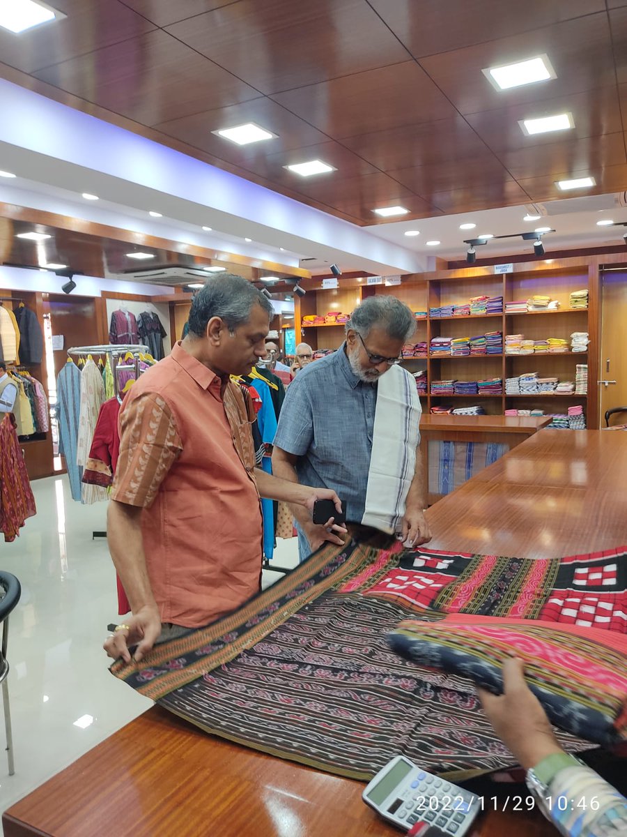 figacharya's tweet photo. Got privilege to welcome Mr Tushar Gandhi , author and grandson of Gandhiji at Sambalpuri Bastralaya today. https://t.co/R3Jy6P1MF1