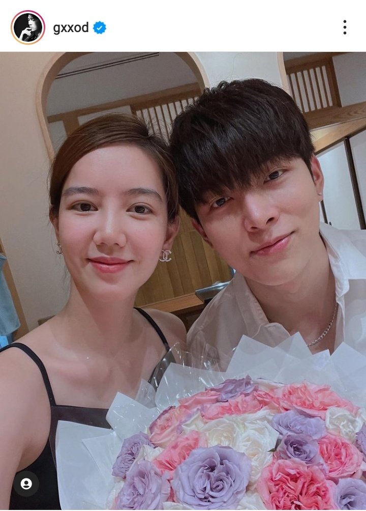 BluepinkW's tweet photo. ทุกคนเชื่อเรื่องจังหวะเวลาไหม เจอกันในจังหวะเวลาที่เหมาะสมที่พร้อมจะโตไปด้วยกัน ถ้าเจอกันเร็วไปกว่านี้อาจจะไม่ได้คบกันก็ได้ https://t.co/LIqRWqAaB3