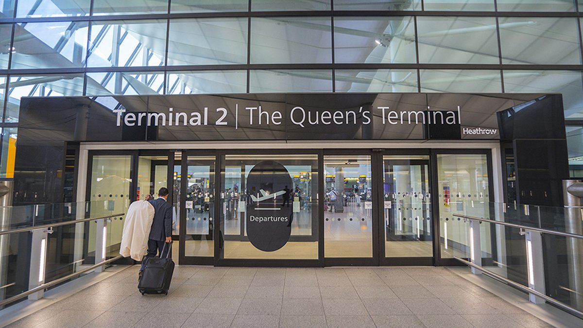 CostainGroup's tweet photo. Costain is partnering with Heathrow Airport to deliver its new investment programme, which will provide a step-change in the customer experience and transform the airport on its journey to become a #NetZero #aviation hub. Find out more here 👉 https://t.co/XCwcKOgj5S https://t.co/gP6WtU3Ks4