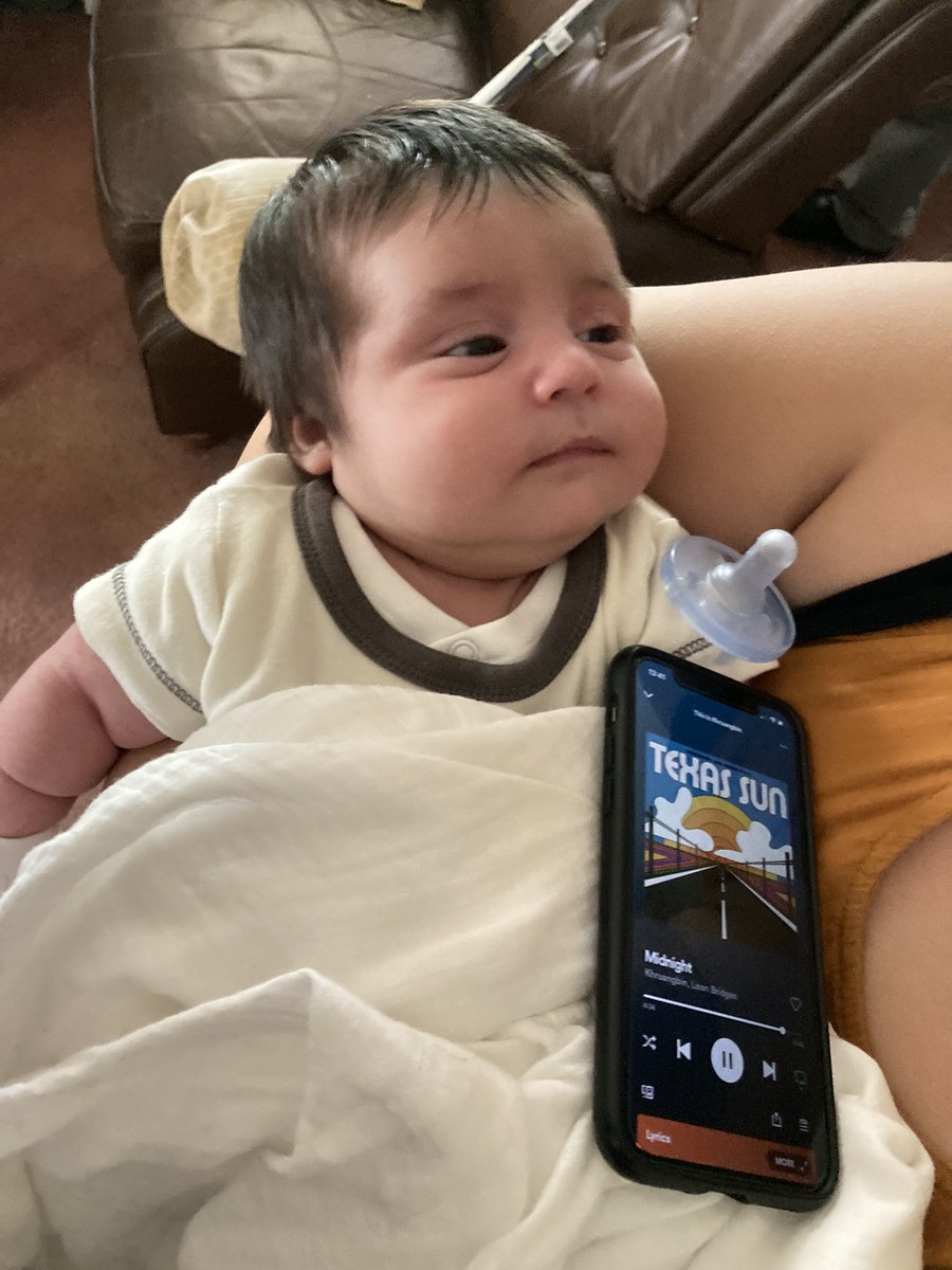 Rosas138's tweet photo. When even your baby is a @leonbridges and @Khruangbin fan https://t.co/tgdMX41VXN