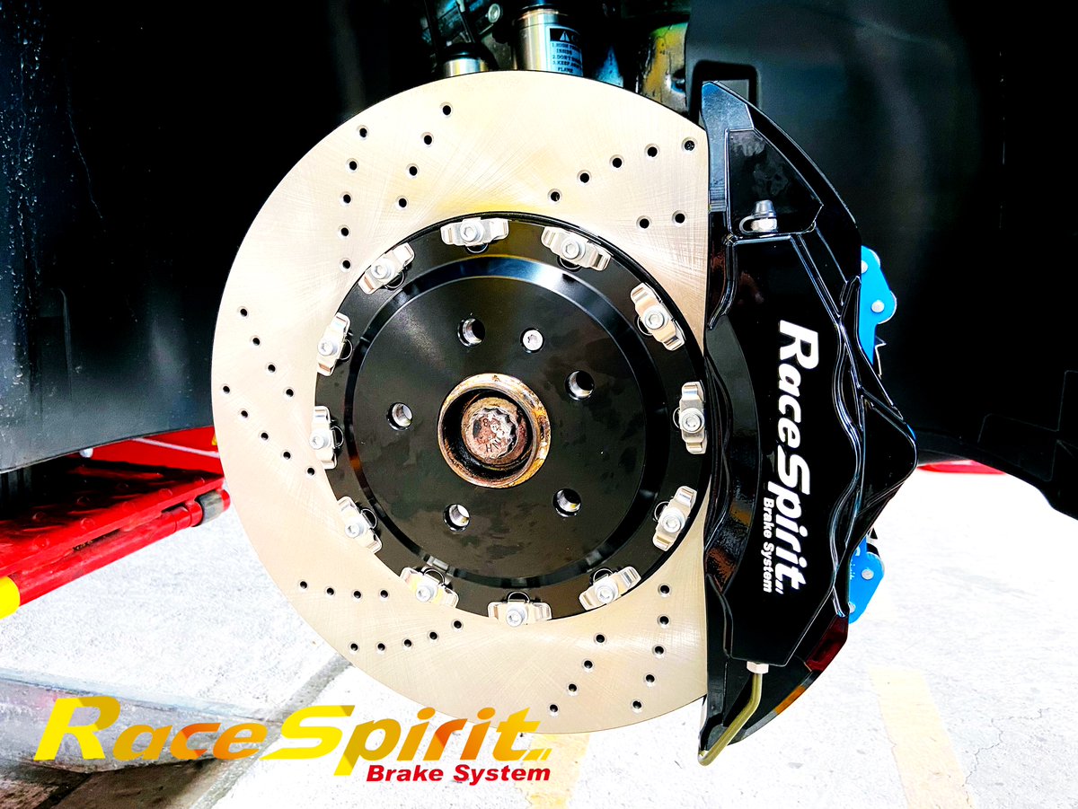 MING_YAO_MYS's tweet photo. Race Spirit Brake System Customize for SKODA SUPERB COMBI 2.0TSI L&amp;K

Front:
1. 6pots racing calipers+380mm drilled rotors
2. Sport version brake pads
Rear:
1. HHC 370mm enlarge discs

#skoda #superb #brake #brakesystem #calipers https://t.co/2CsgLg0BXH